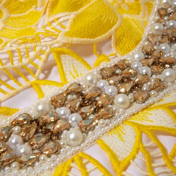 Boston Proper Yellow Embellished Neckline Two Tone Lace Shift Dress Size 12 - Picture 4 of 4